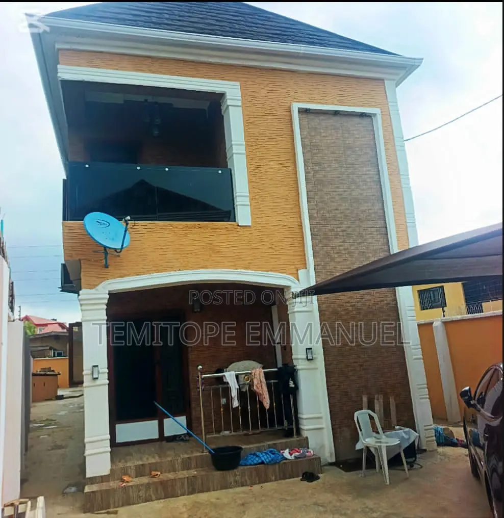 Furnished 7bdrm Duplex in Off Fagba Area Of for sale in Ifako-Ijaiye