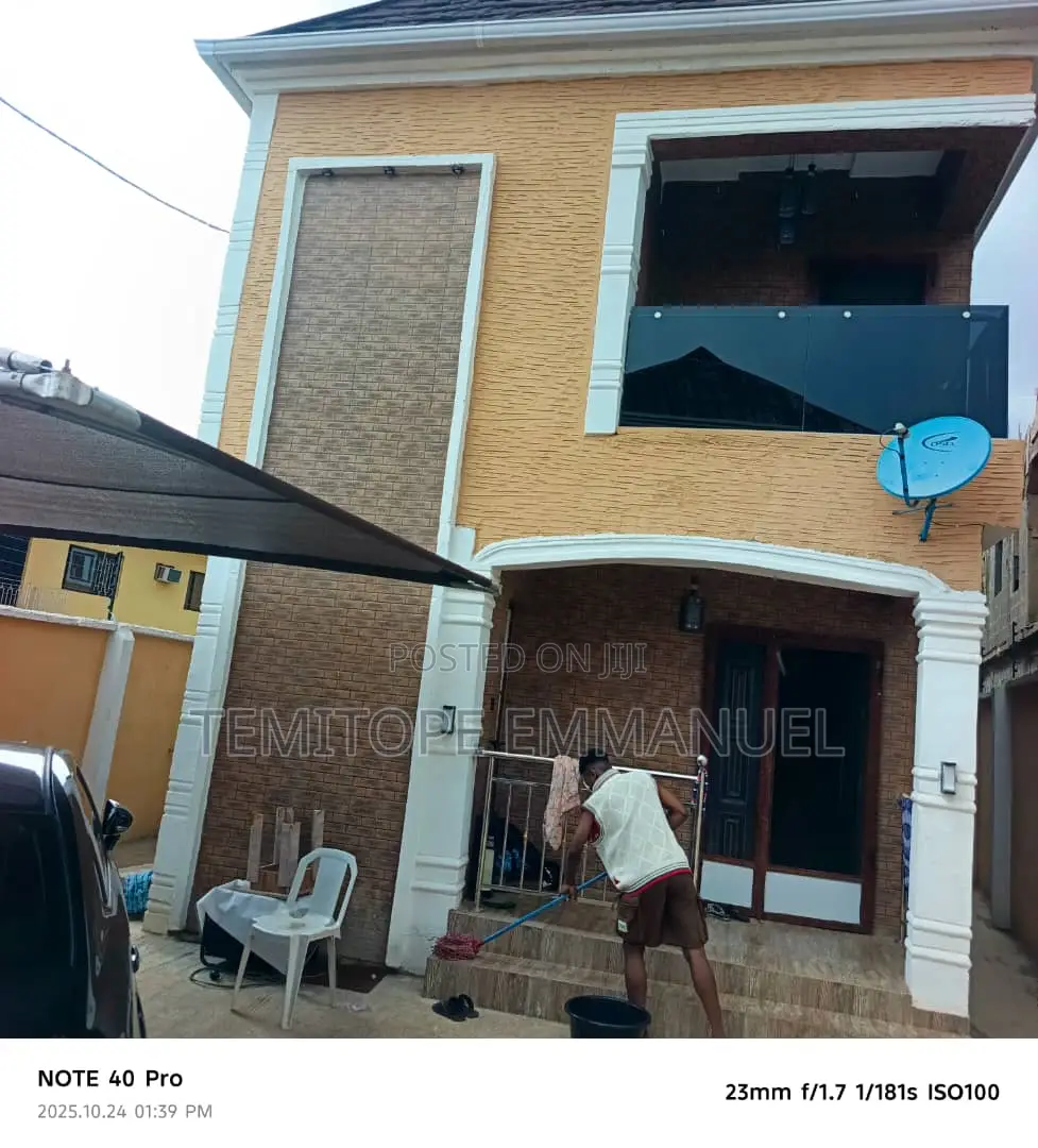 Furnished 7bdrm Duplex in Off Fagba Area Of for sale in Ifako-Ijaiye