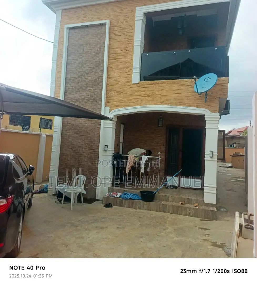 Furnished 7bdrm Duplex in Off Fagba Area Of for sale in Ifako-Ijaiye