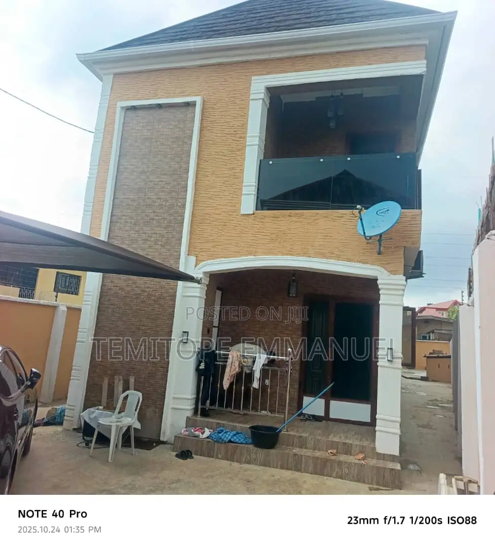 Furnished 7bdrm Duplex in Off Fagba Area Of for sale in Ifako-Ijaiye