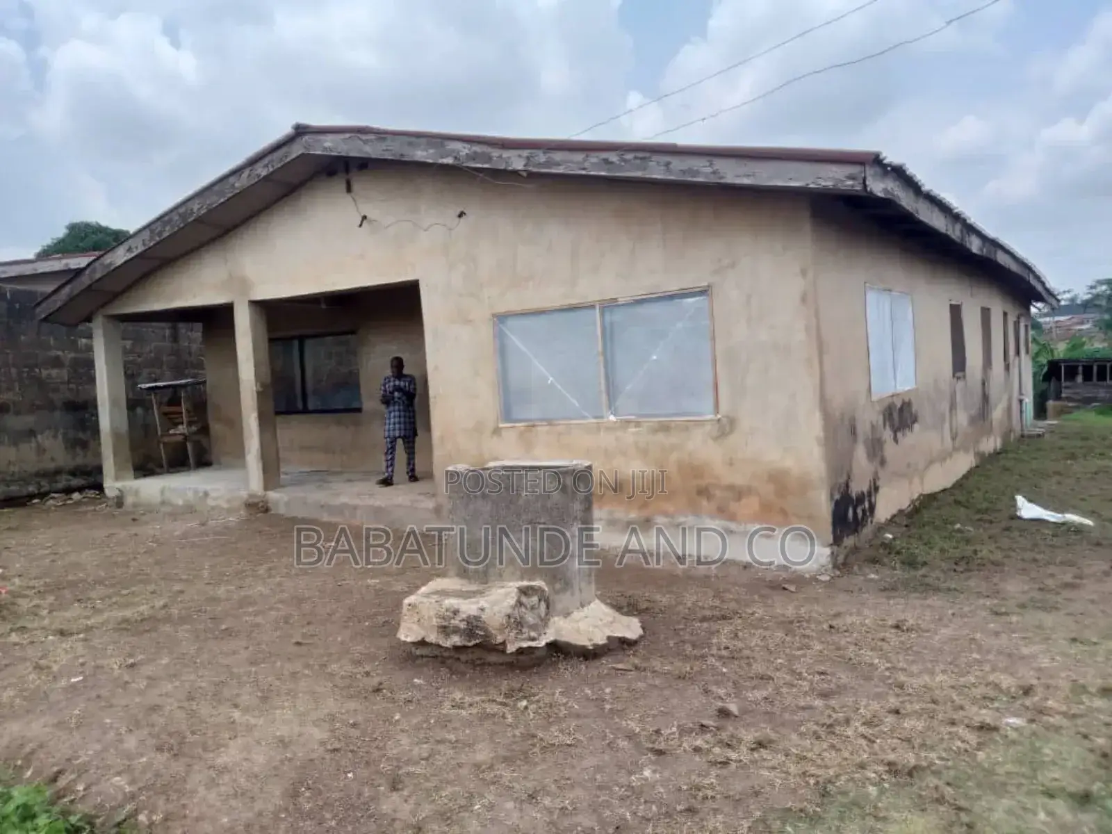 12bdrm Bungalow in Iwo Road for sale in Iwo Road