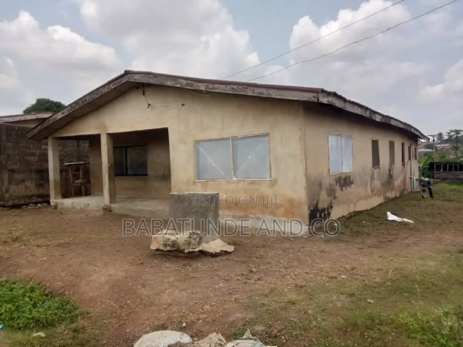 12bdrm Bungalow in Iwo Road for sale in Iwo Road