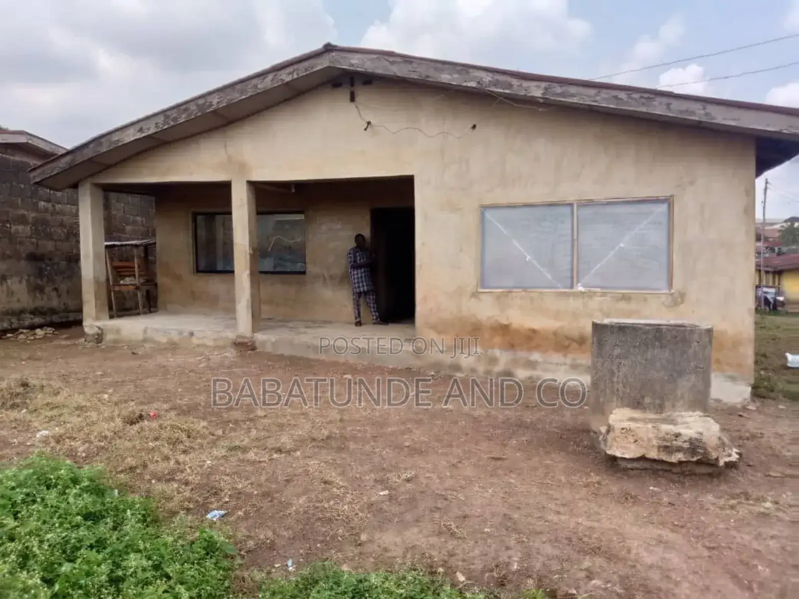 12bdrm Bungalow in Iwo Road for sale in Iwo Road