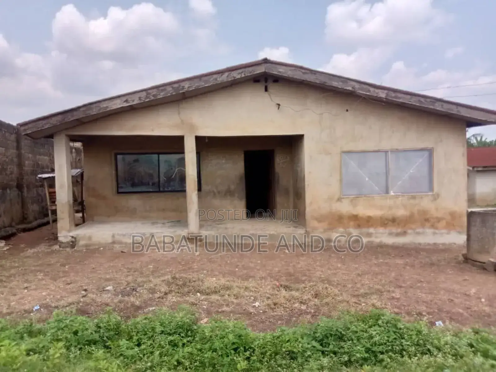 12bdrm Bungalow in Iwo Road for sale in Iwo Road