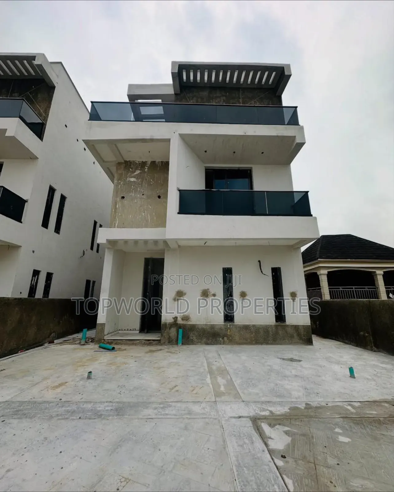 5bdrm Duplex in Omole Phase 1 for sale in Agidingbi