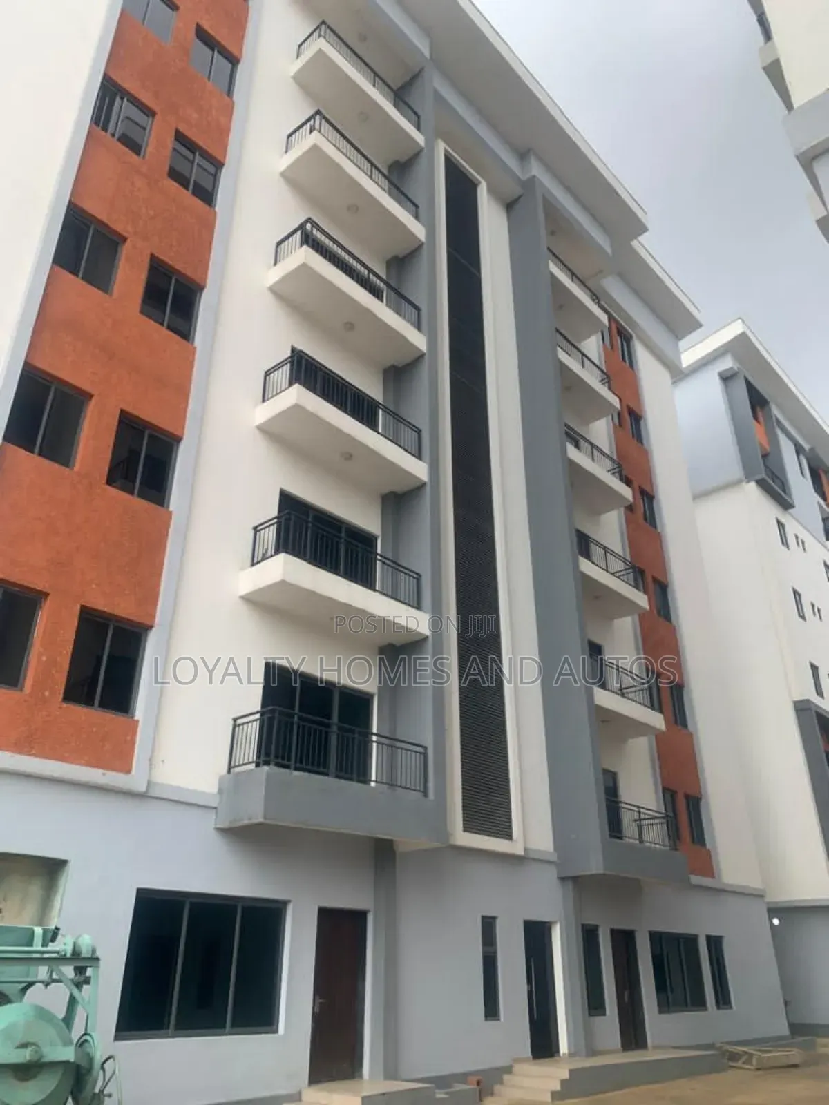 3bdrm Block of Flats in Alausa Ikeja Lagos for sale in Ikeja