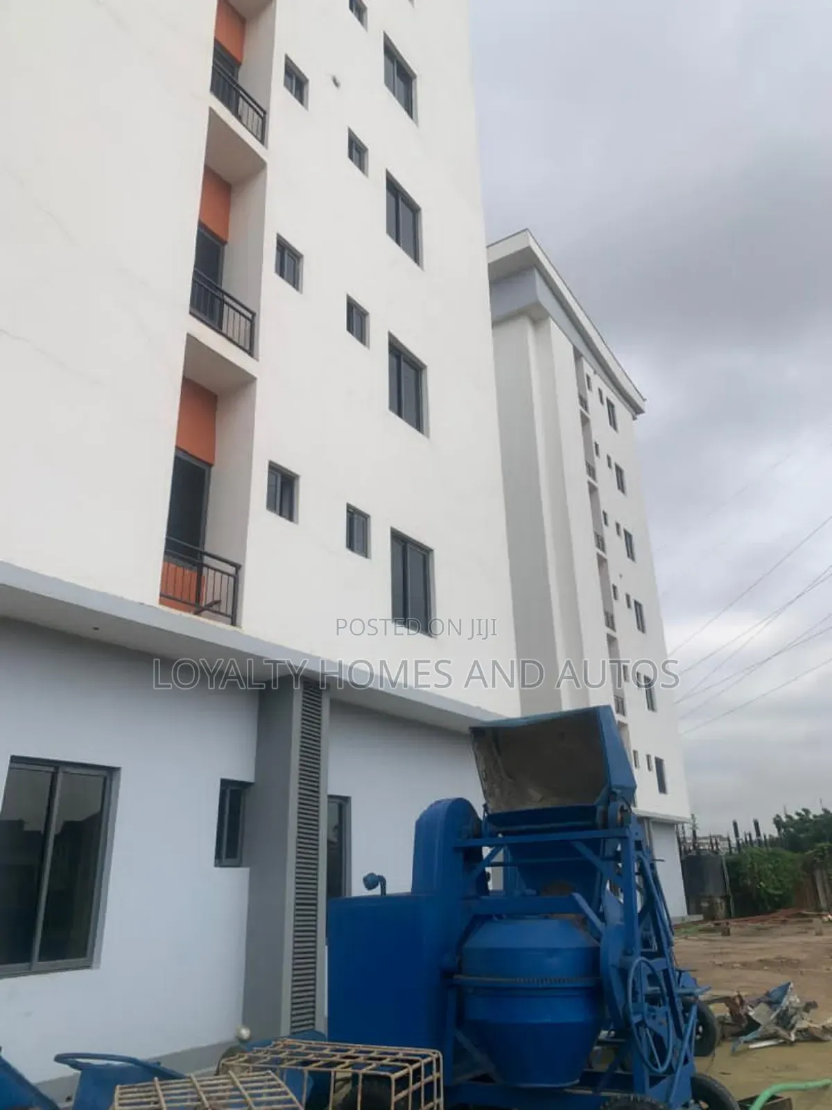 3bdrm Block of Flats in Alausa Ikeja Lagos for sale in Ikeja