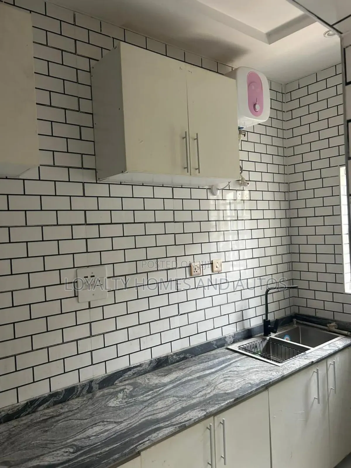 2bdrm Block of Flats in Alagbole Via Ojodu for sale in Yakoyo/Alagbole