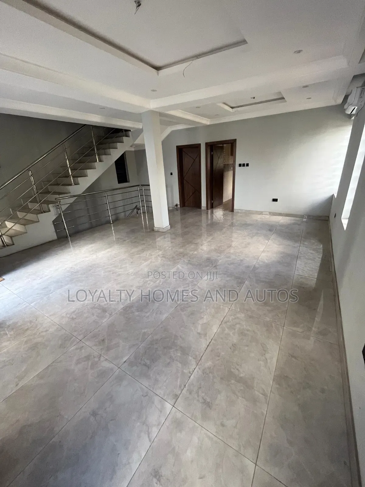 5bdrm Townhouse/Terrace in Shonibare, Ikeja GRA for sale in Ikeja GRA