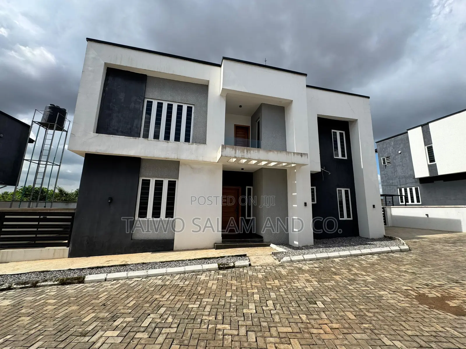 4bdrm Block of Flats in Akobo for sale in Akobo