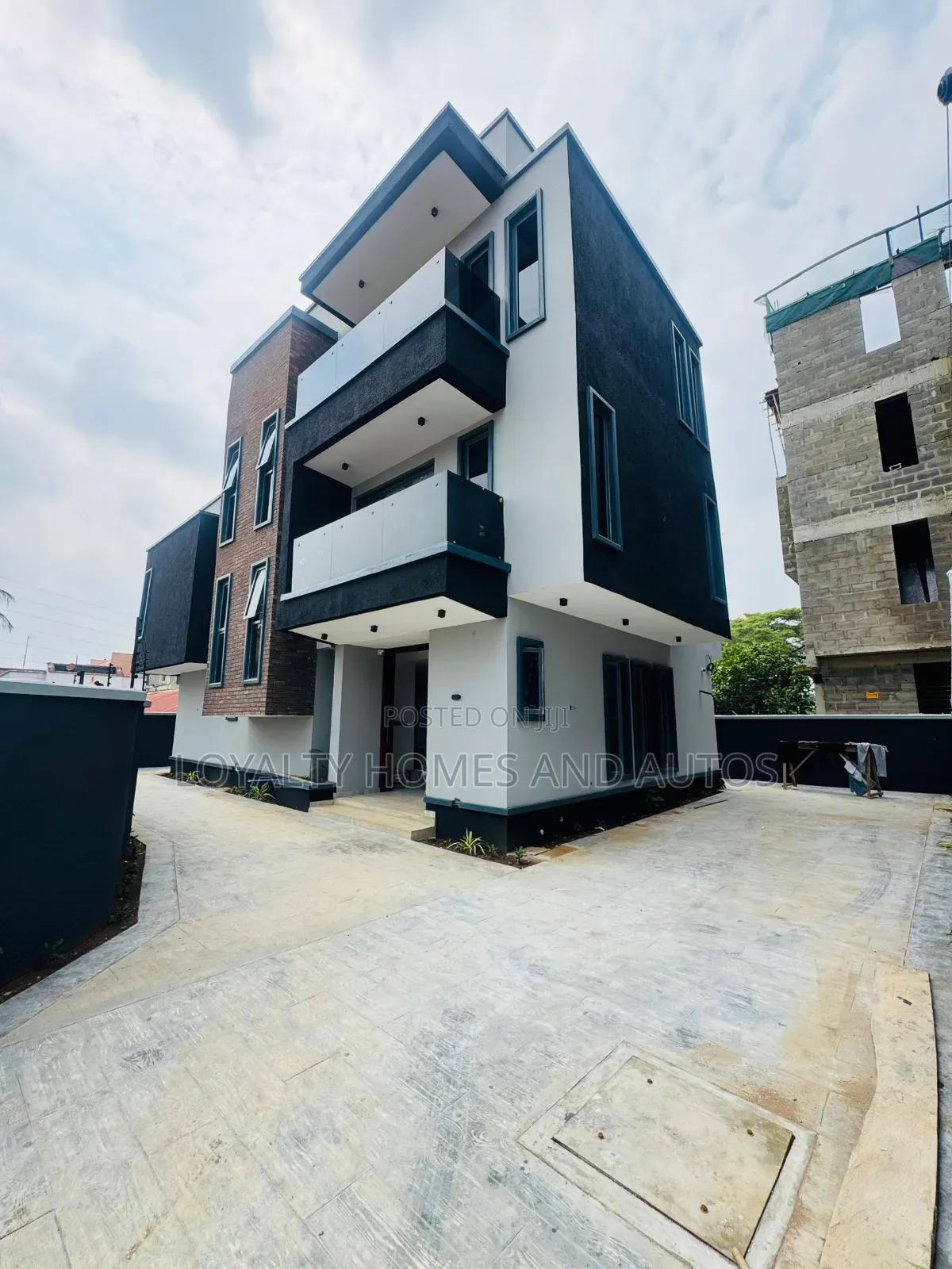 5bdrm Mansion in Ikeja Gra Lagos for sale in Ikeja GRA