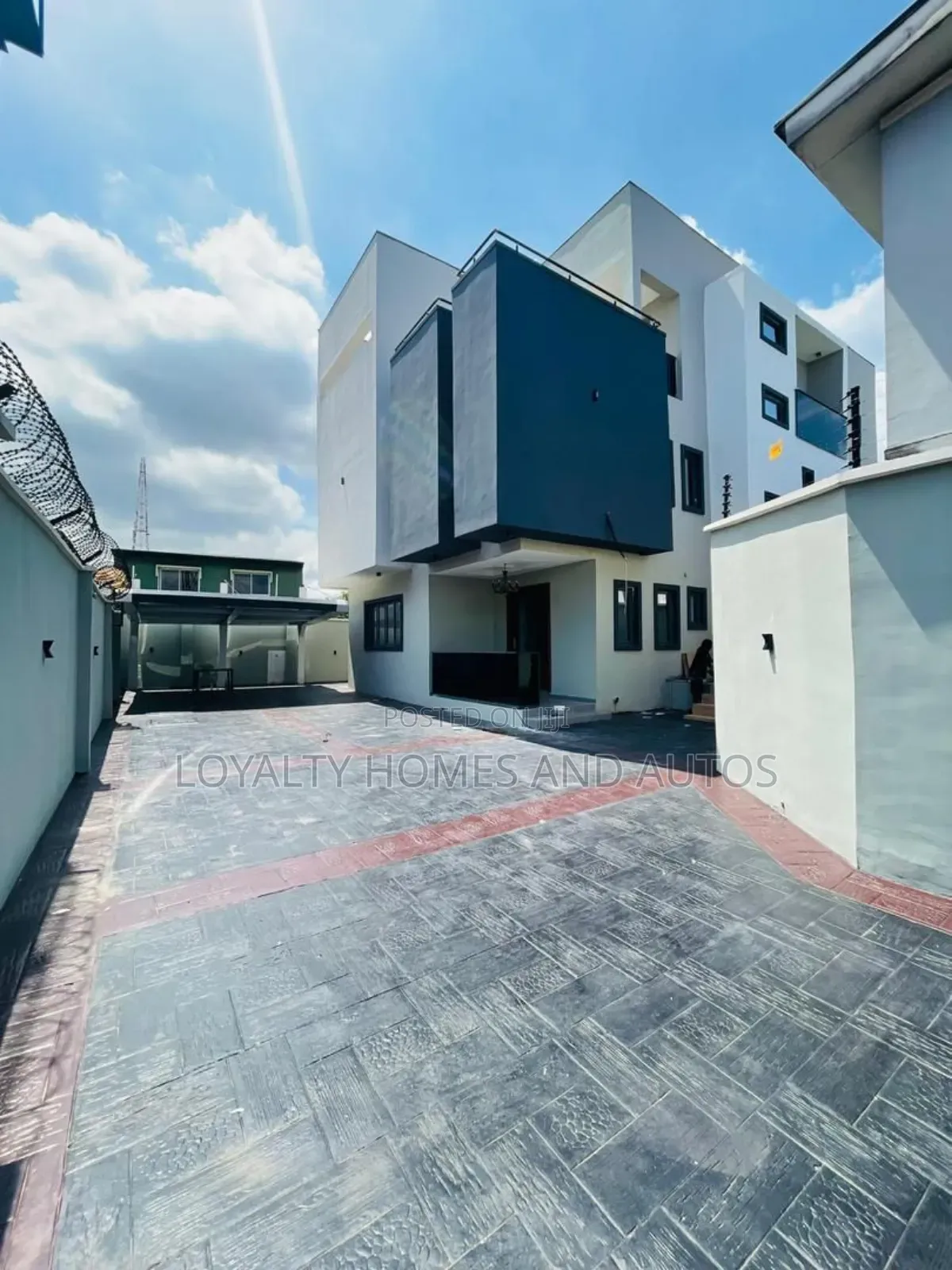 5bdrm Duplex in Magodo Phase 2 Off for sale in Ikeja