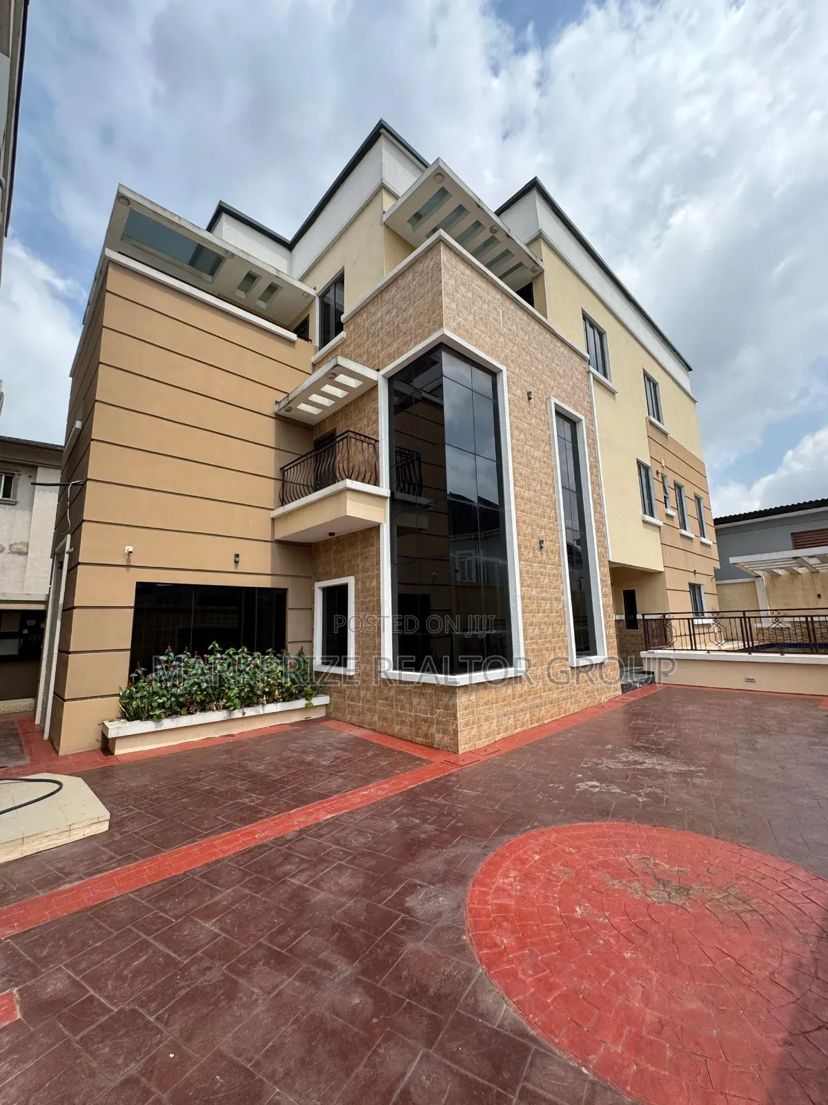 5bdrm Duplex in Omole Phase 1 for sale in Omole Phase 1