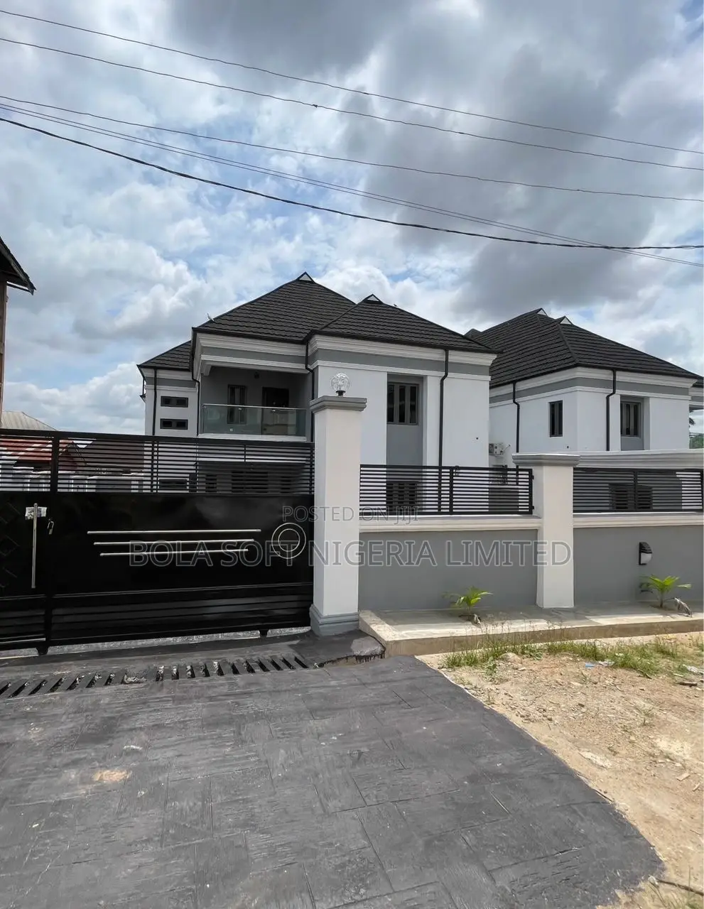 5bdrm Duplex in Oluyole Estate, for sale in Oluyole
