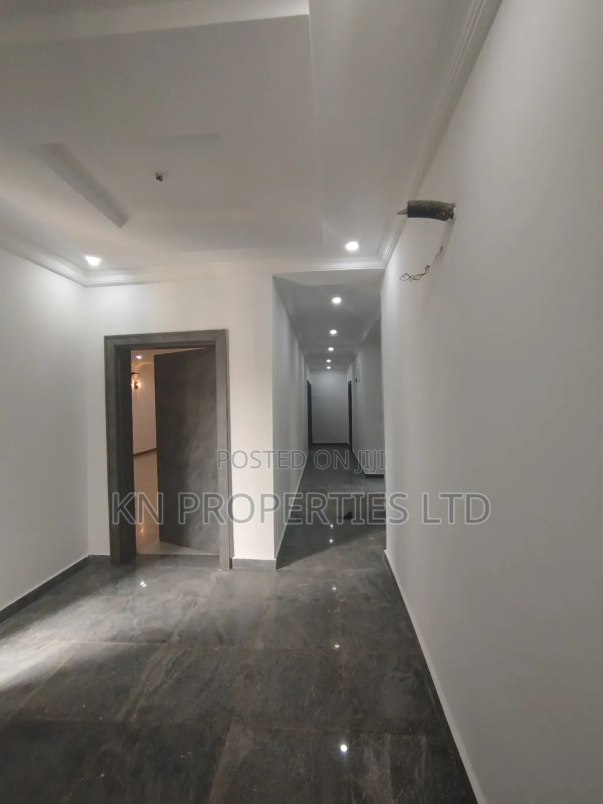 5bdrm Duplex in Apo for rent in Apo District
