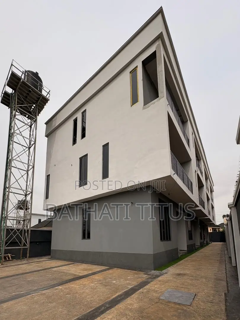 5bdrm Duplex in Apo Resettlement for sale in Apo Resettlement
