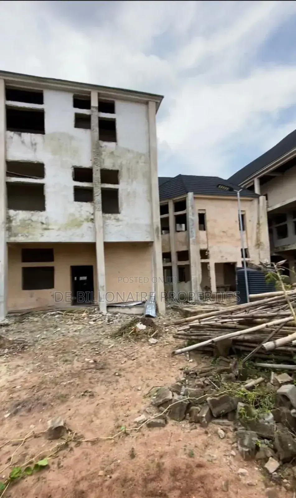 20bdrm House in Owerri for sale in Owerri