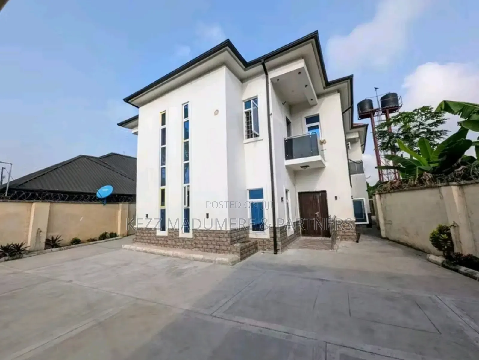 8bdrm Duplex in Off Oron Road Uyo for sale in Uyo