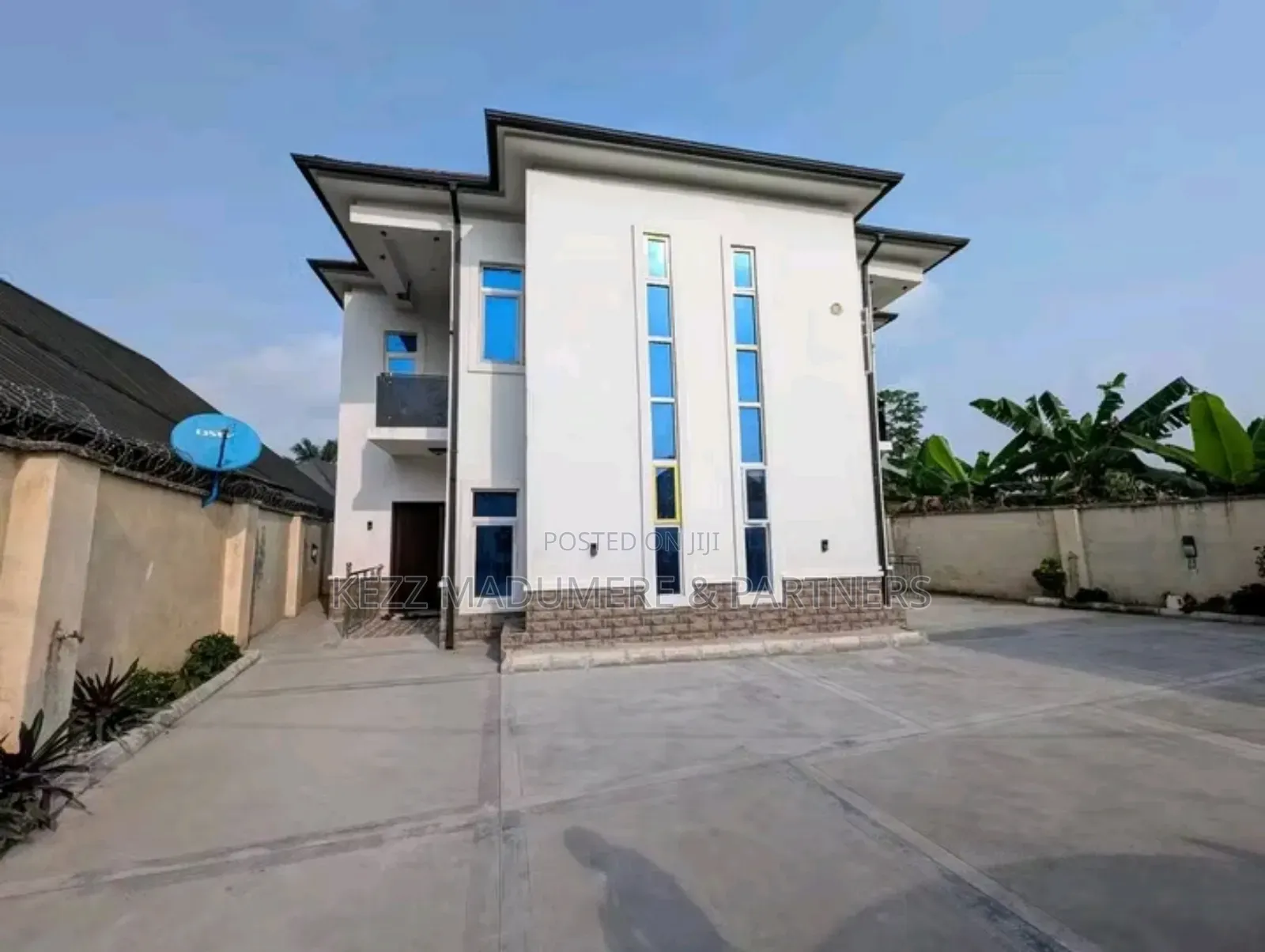 8bdrm Duplex in Off Oron Road Uyo for sale in Uyo