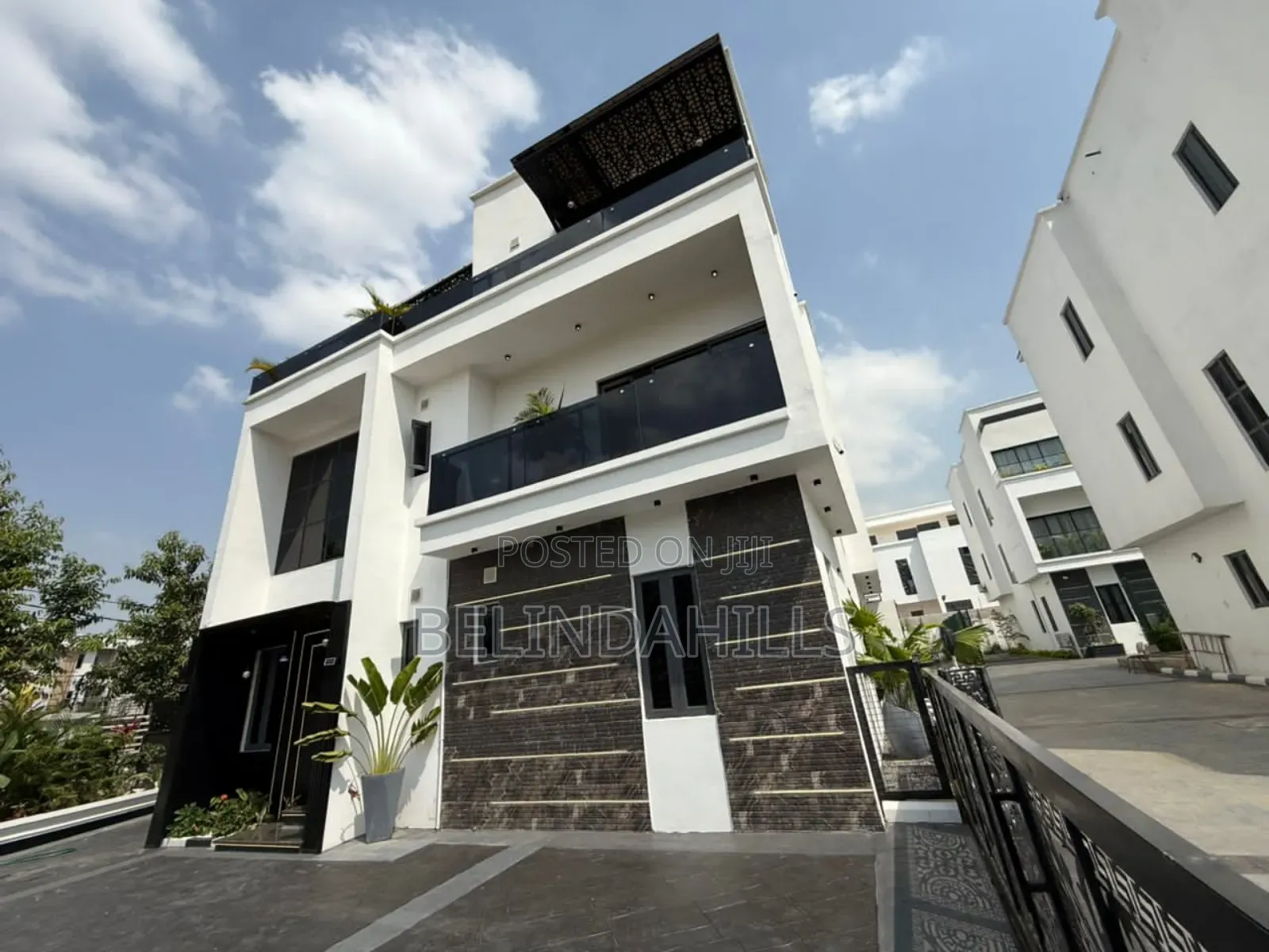 5bdrm Duplex in Kado for sale in Kado