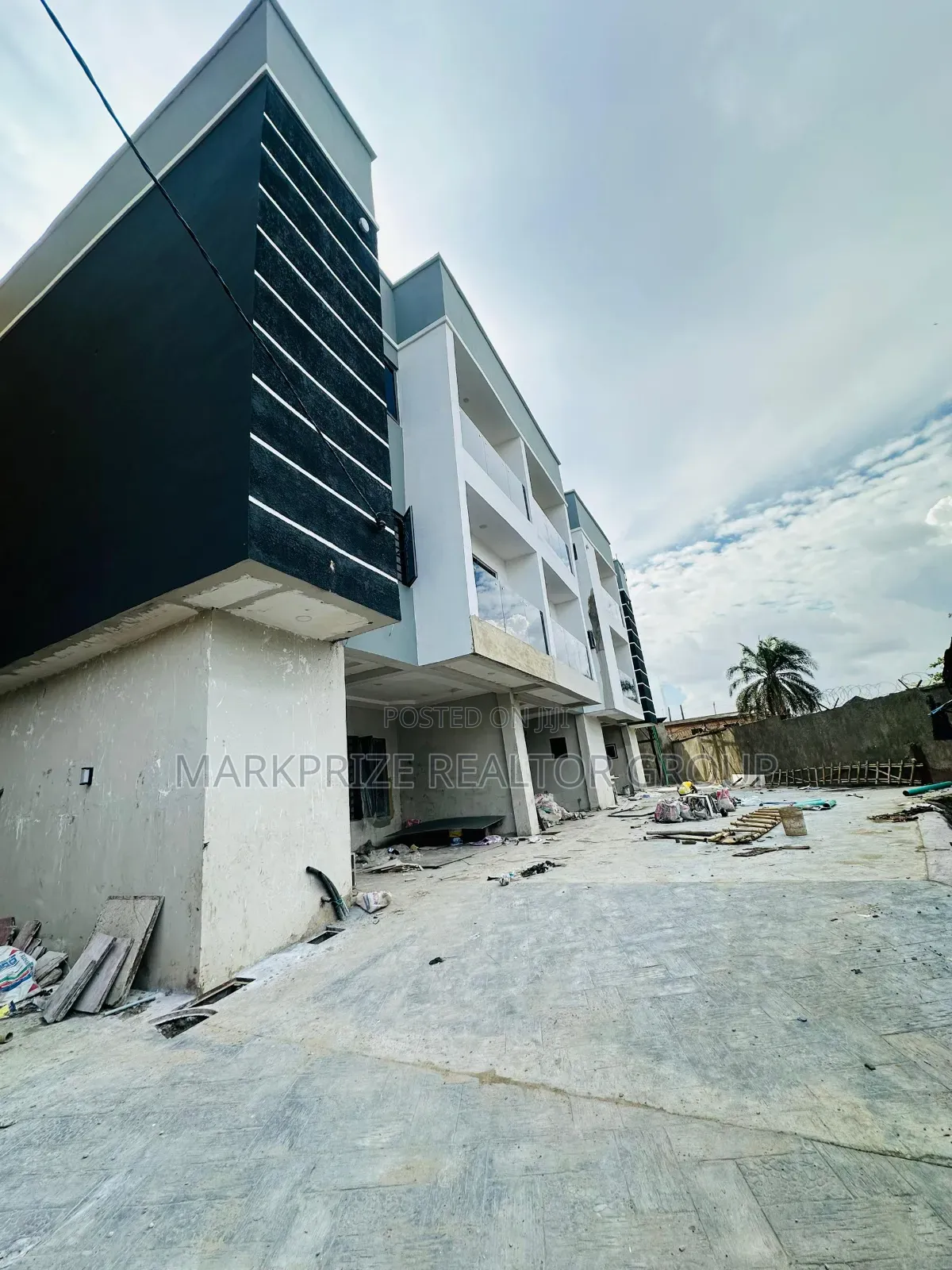 4bdrm Duplex in Ikeja for sale in Ikeja