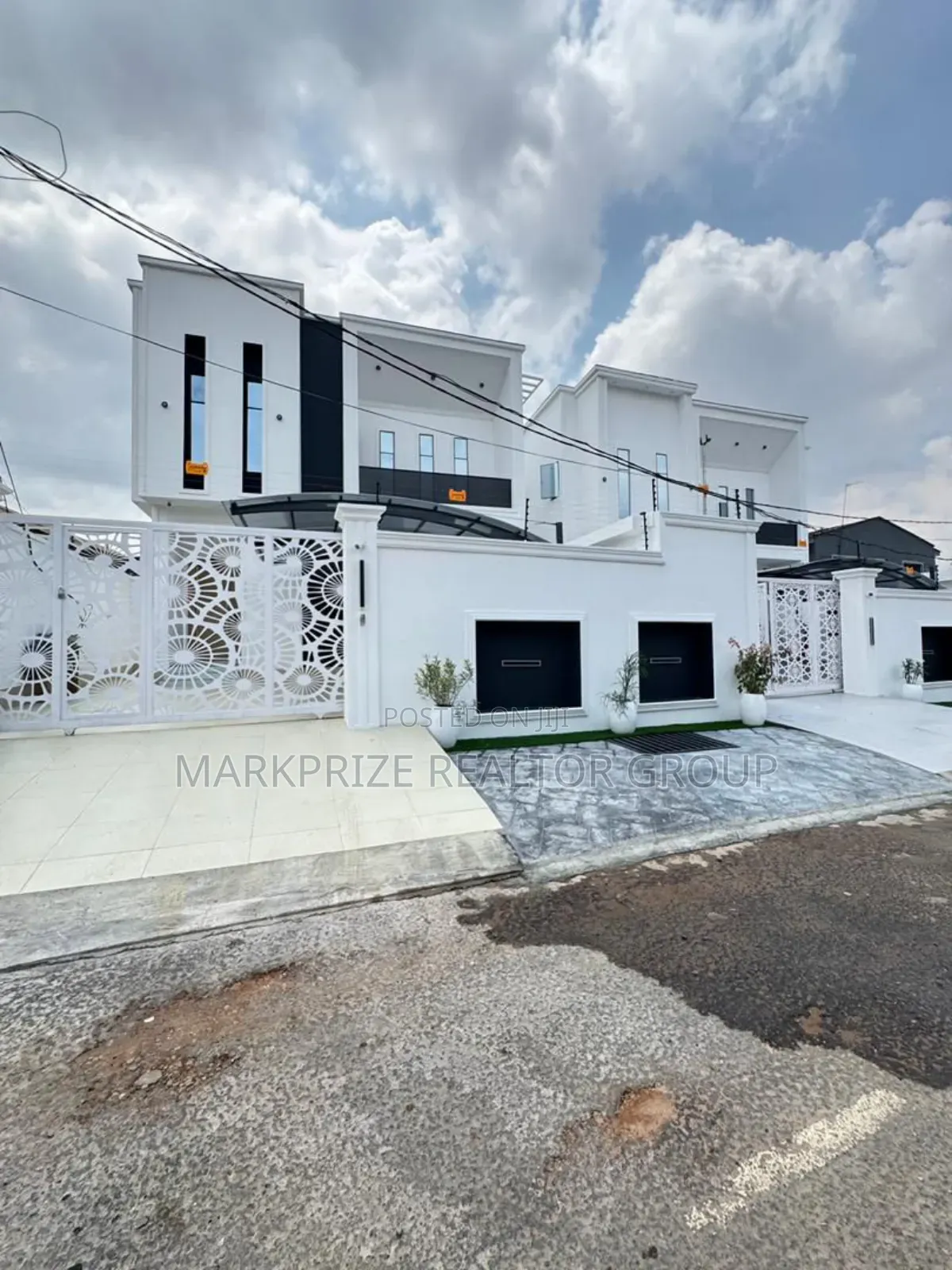 5bdrm Duplex in Omole Phase 1 for sale in Omole Phase 1