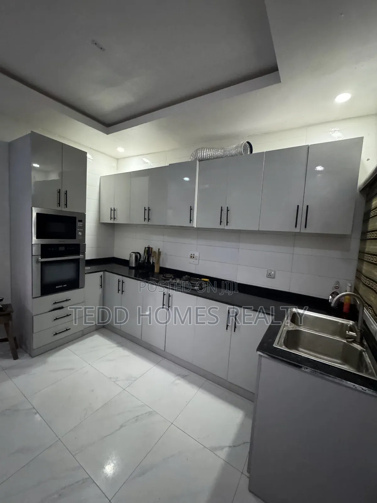 Stylish 3-Bedroom Duplex Is Now Available in Chevron