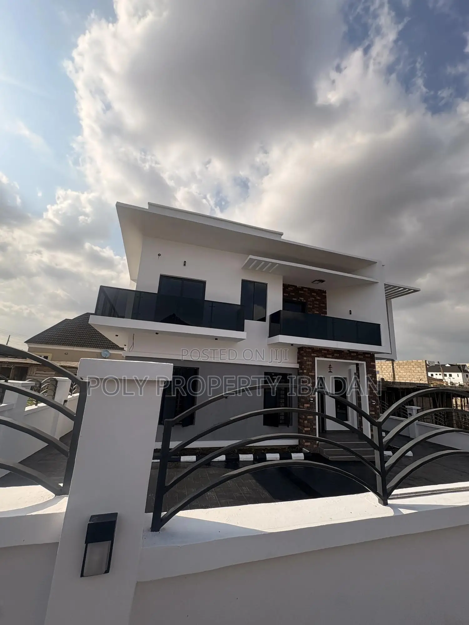 5bdrm Duplex in Legacy Estate,, Ibadan for sale in Ibadan