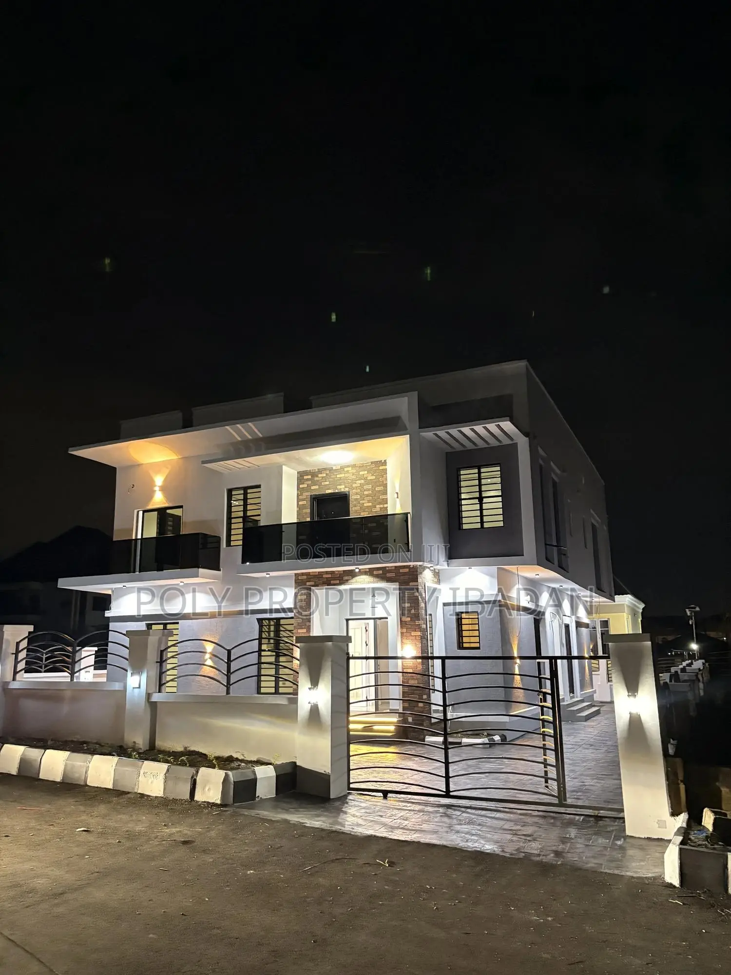 5bdrm Duplex in Legacy Estate,, Ibadan for sale in Ibadan