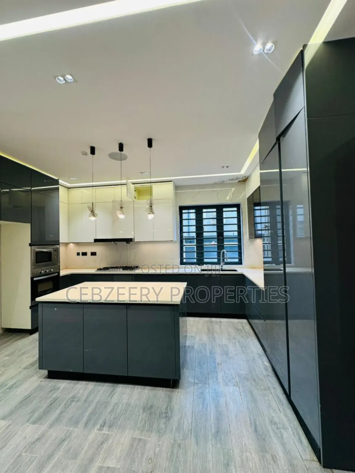 5bdrm Duplex in Adeniyi Jones for sale in Adeniyi Jones