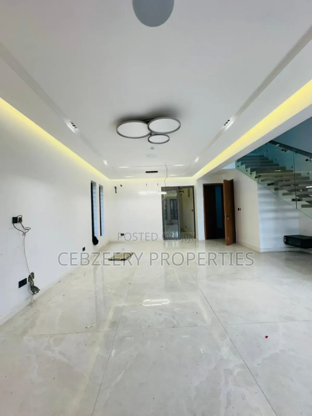 5bdrm Duplex in Adeniyi Jones for sale in Adeniyi Jones
