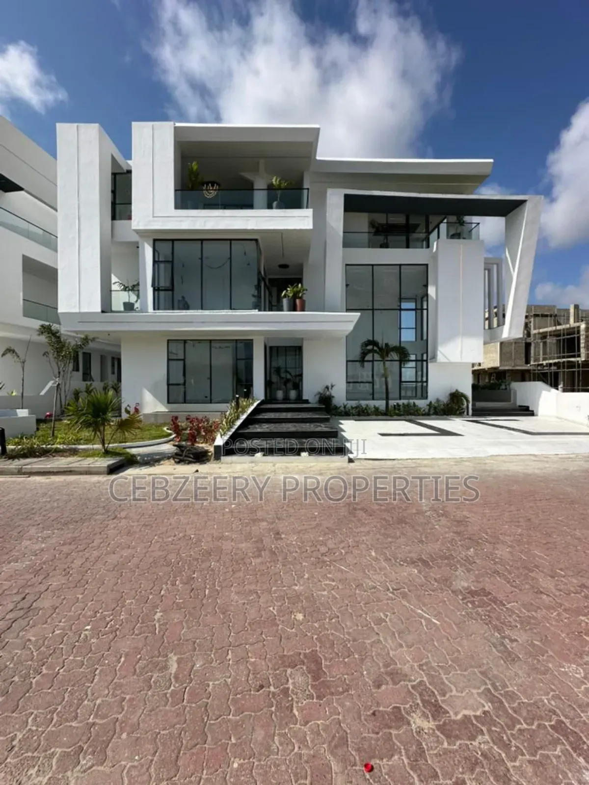 5bdrm Duplex in Osapa london for sale in Osapa london