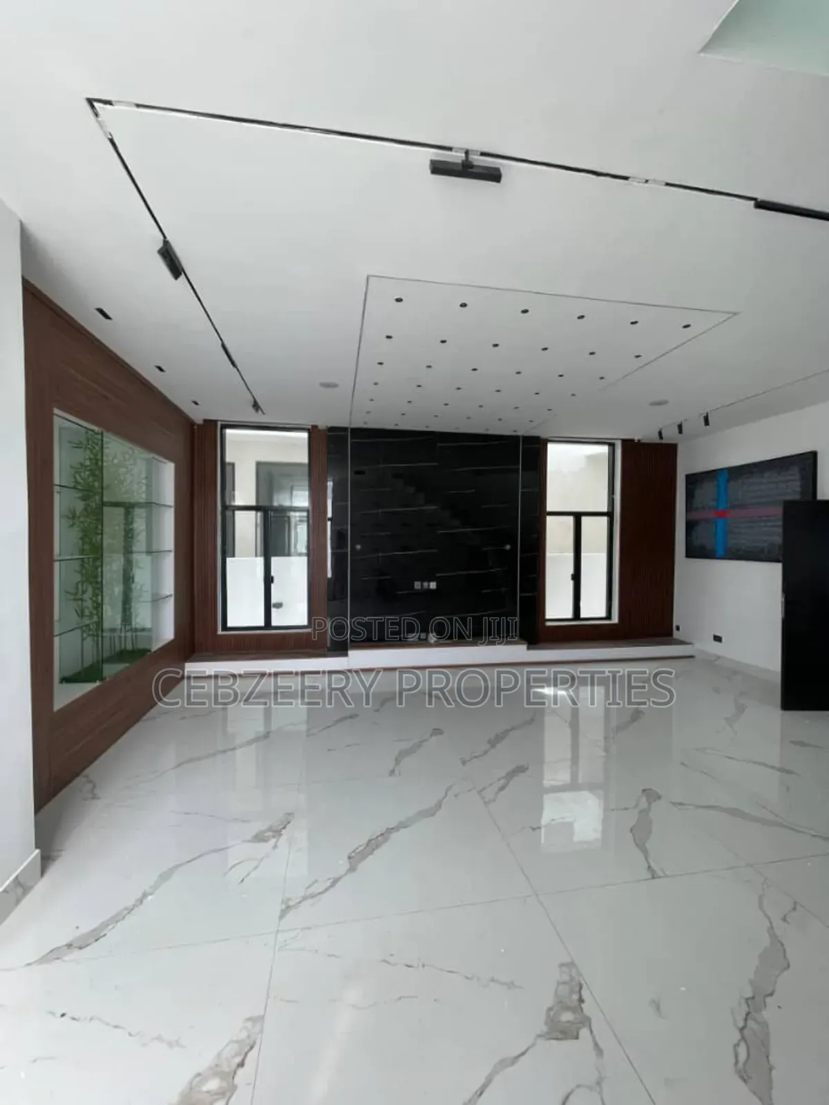 5bdrm Duplex in Lekki Phase 1 for sale in Lekki Phase 1