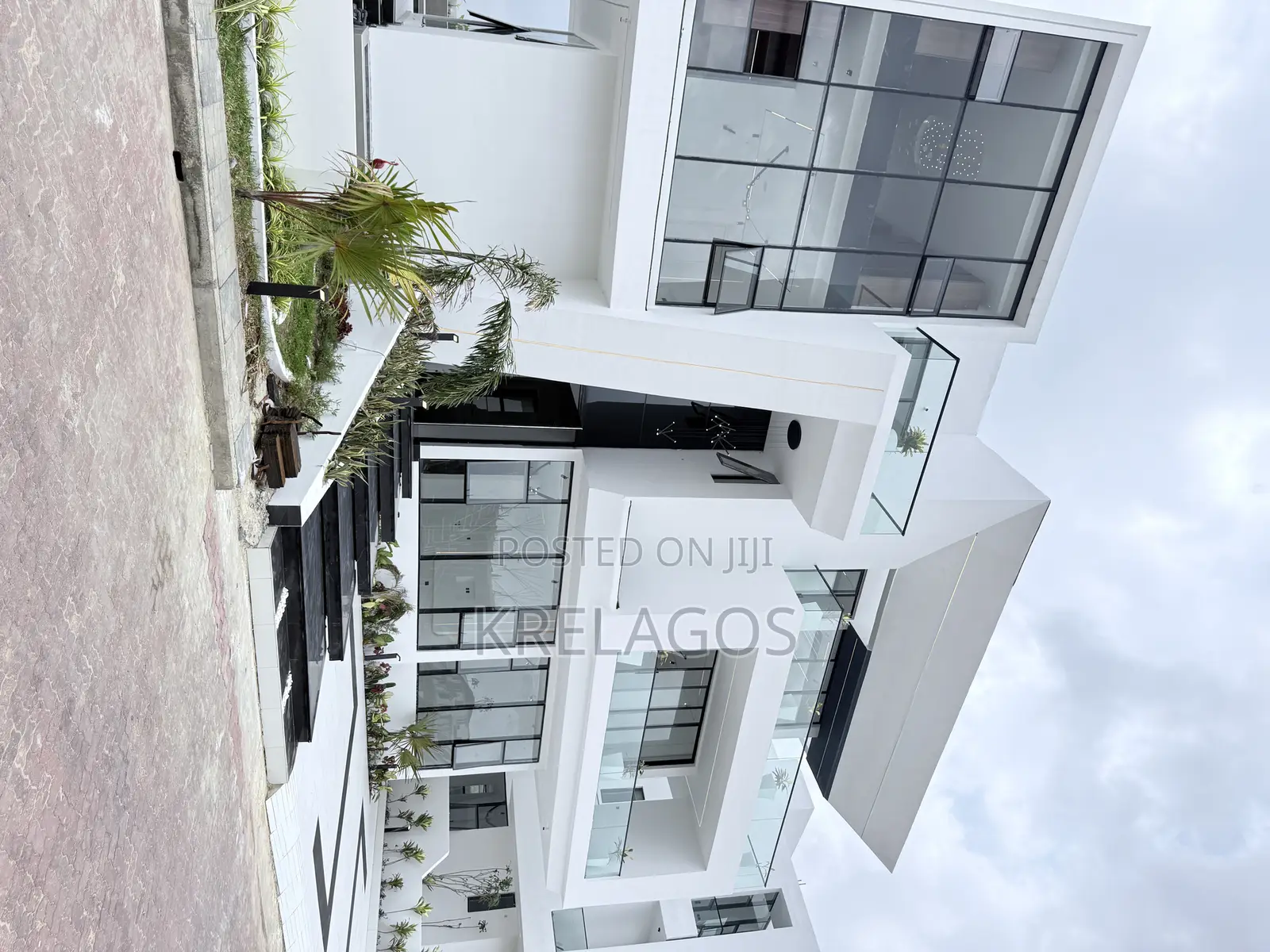 5bdrm Duplex in Osapa london for sale in Osapa london