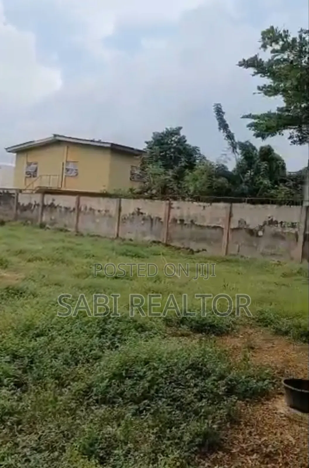 60x58ft With 3shops 2 Mini Flat Facing Ishefun Main Road Ayobo, Lagos in Ayobo