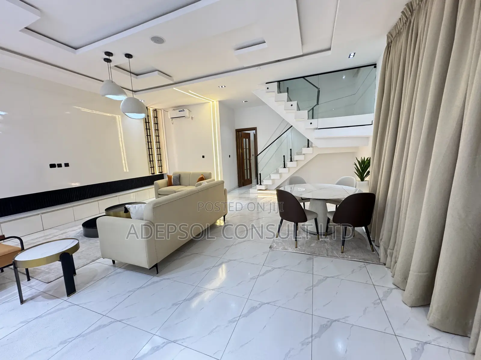 Furnished 5bdrm Duplex in Chevron for sale in Chevron