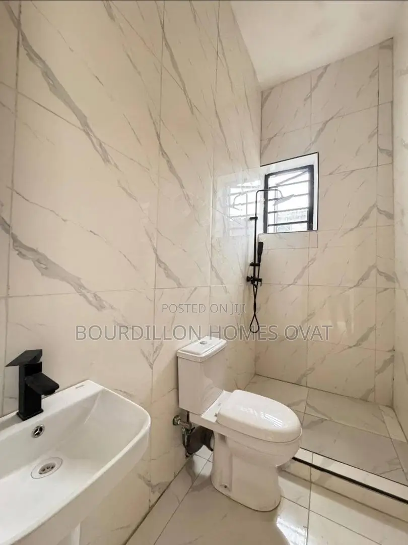 4bdrm Duplex in Ikota for sale in Ikota