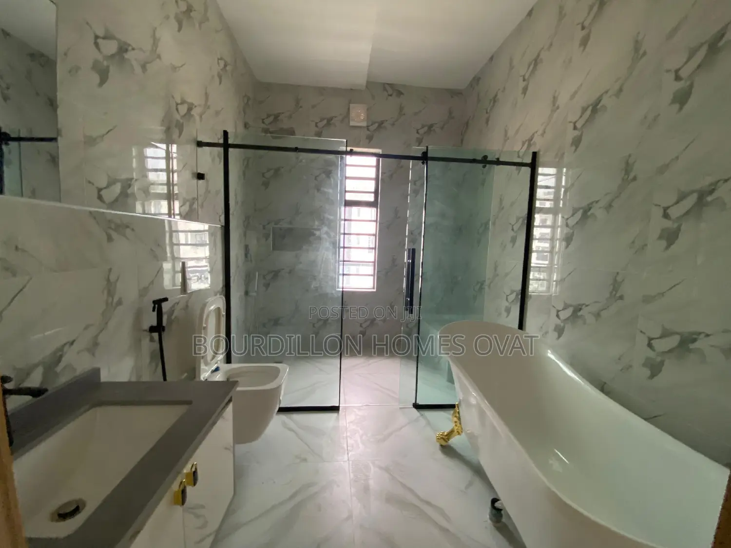 4bdrm Duplex in Ikota for sale in Ikota