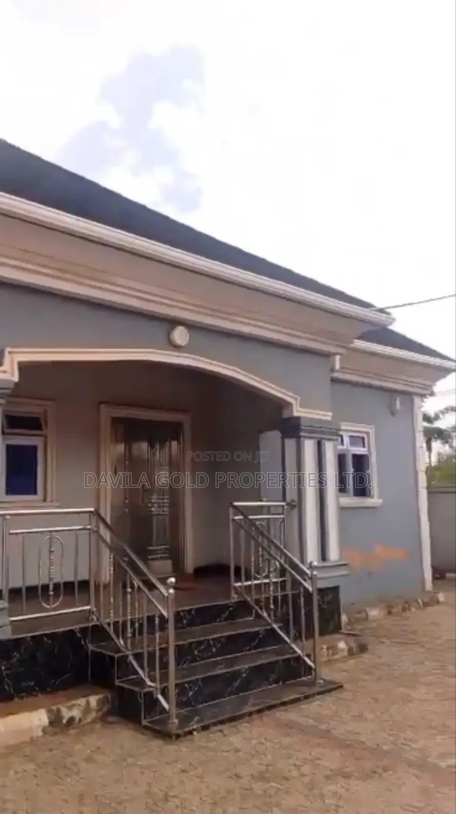 7bdrm Block of Flats in Benin City for sale in Benin City