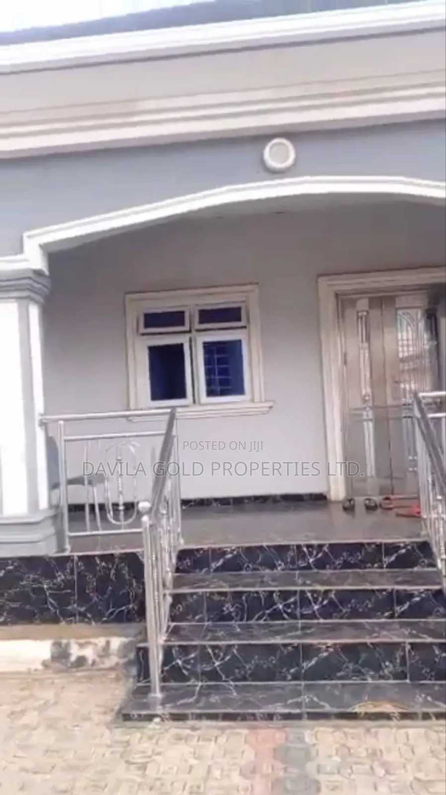 7bdrm Block of Flats in Benin City for sale in Benin City