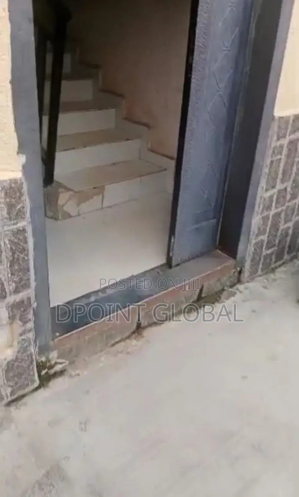 18bdrm Block of Flats in In Estate, Alimosho for sale in Alimosho