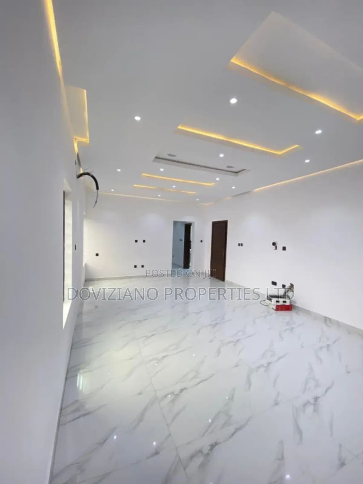 5bdrm Duplex in Ikota for sale in Ikota
