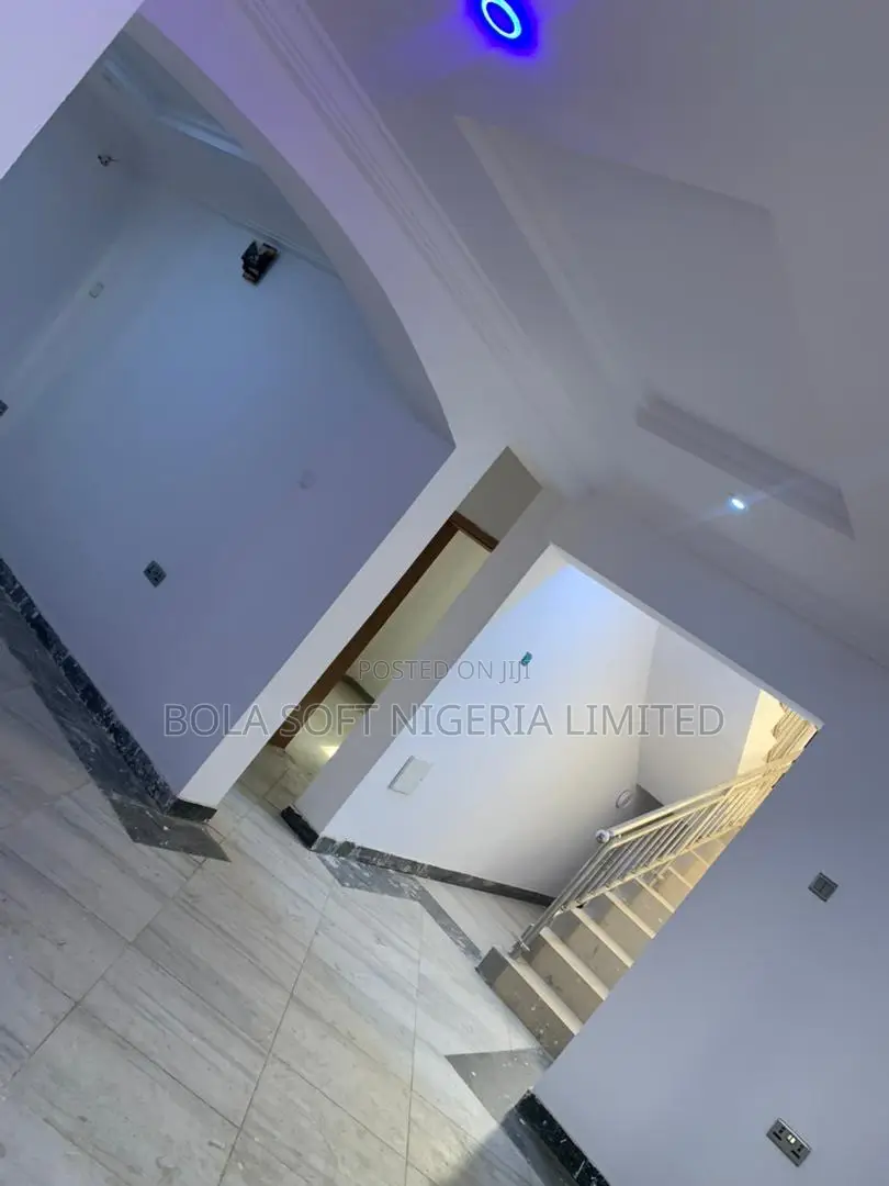 4bdrm Duplex in Dove Filling Station for rent in Akala Express
