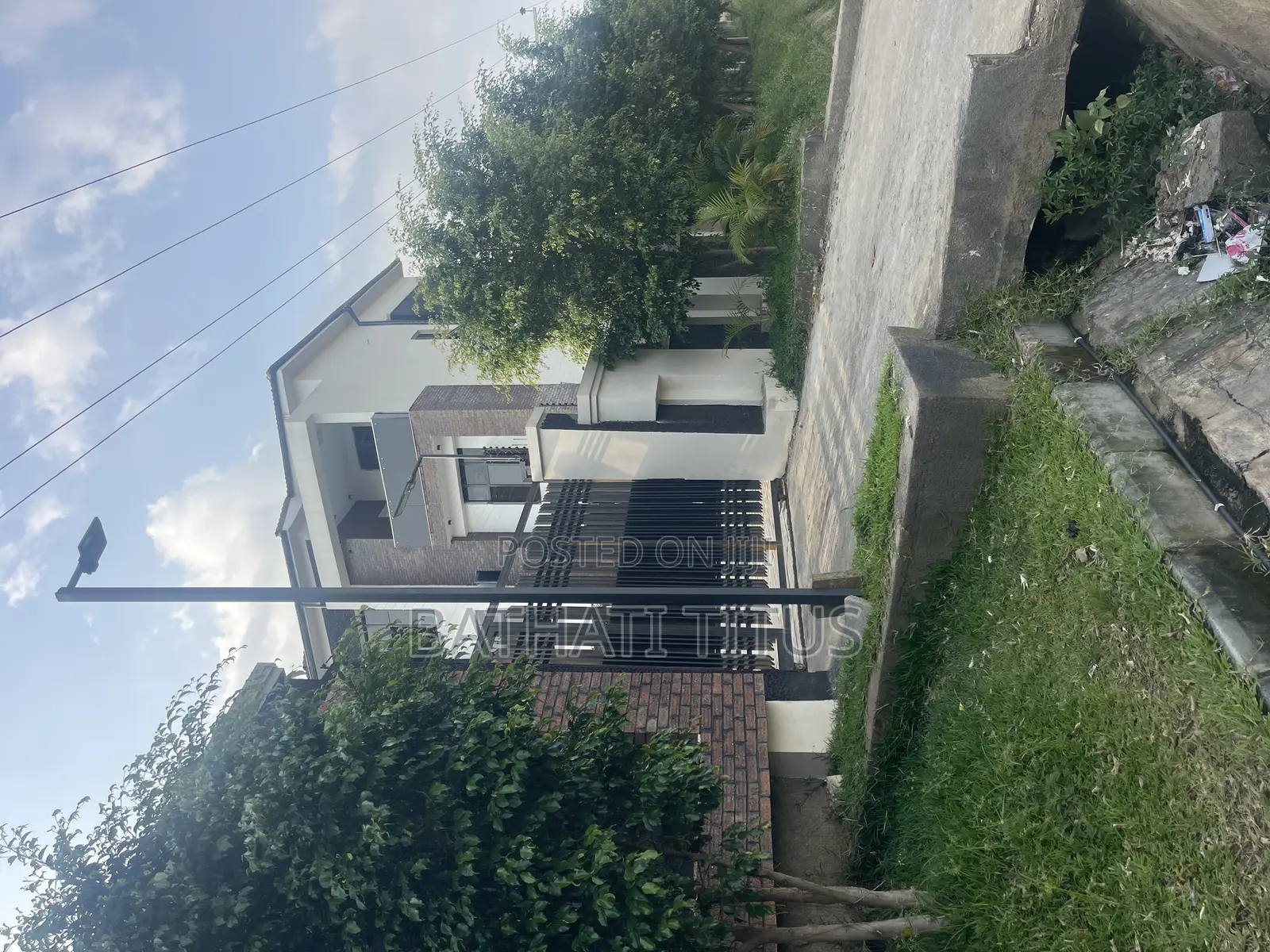 5bdrm Duplex in Life Camp for sale in Life Camp