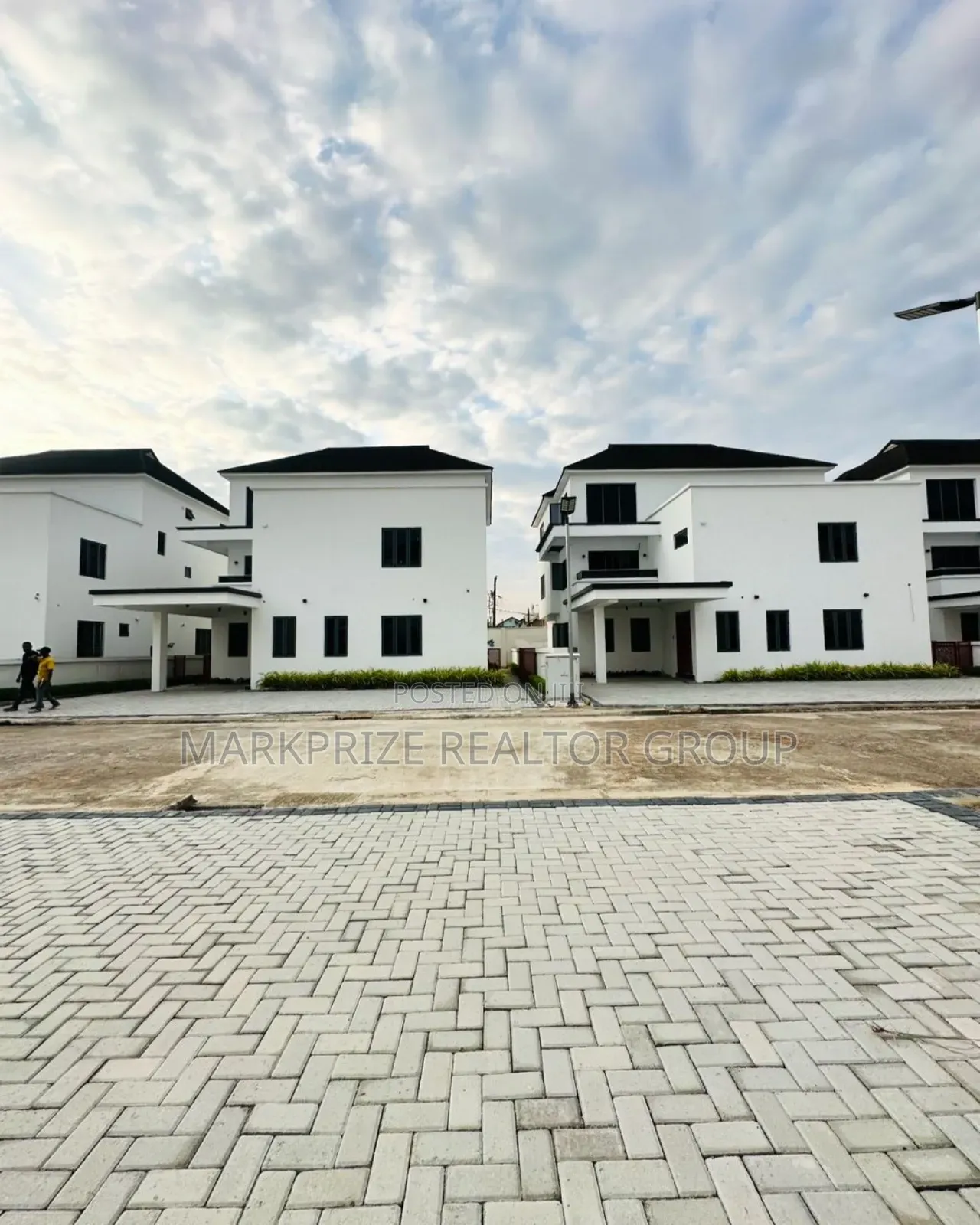 5bdrm Duplex in Ikeja Gra Lagos for sale in Ikeja GRA