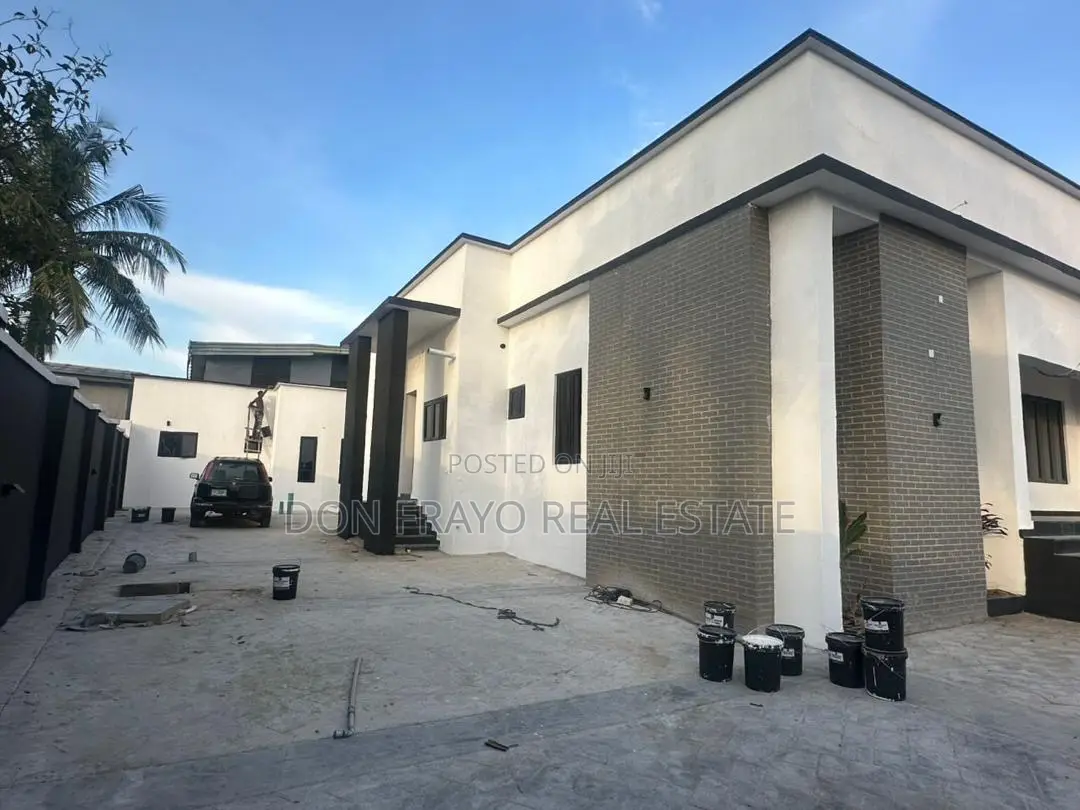3bdrm Bungalow in Ikolaba Area, Bodija for sale in Bodija