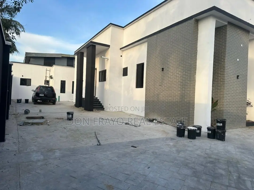 3bdrm Bungalow in Ikolaba Area, Bodija for sale in Bodija