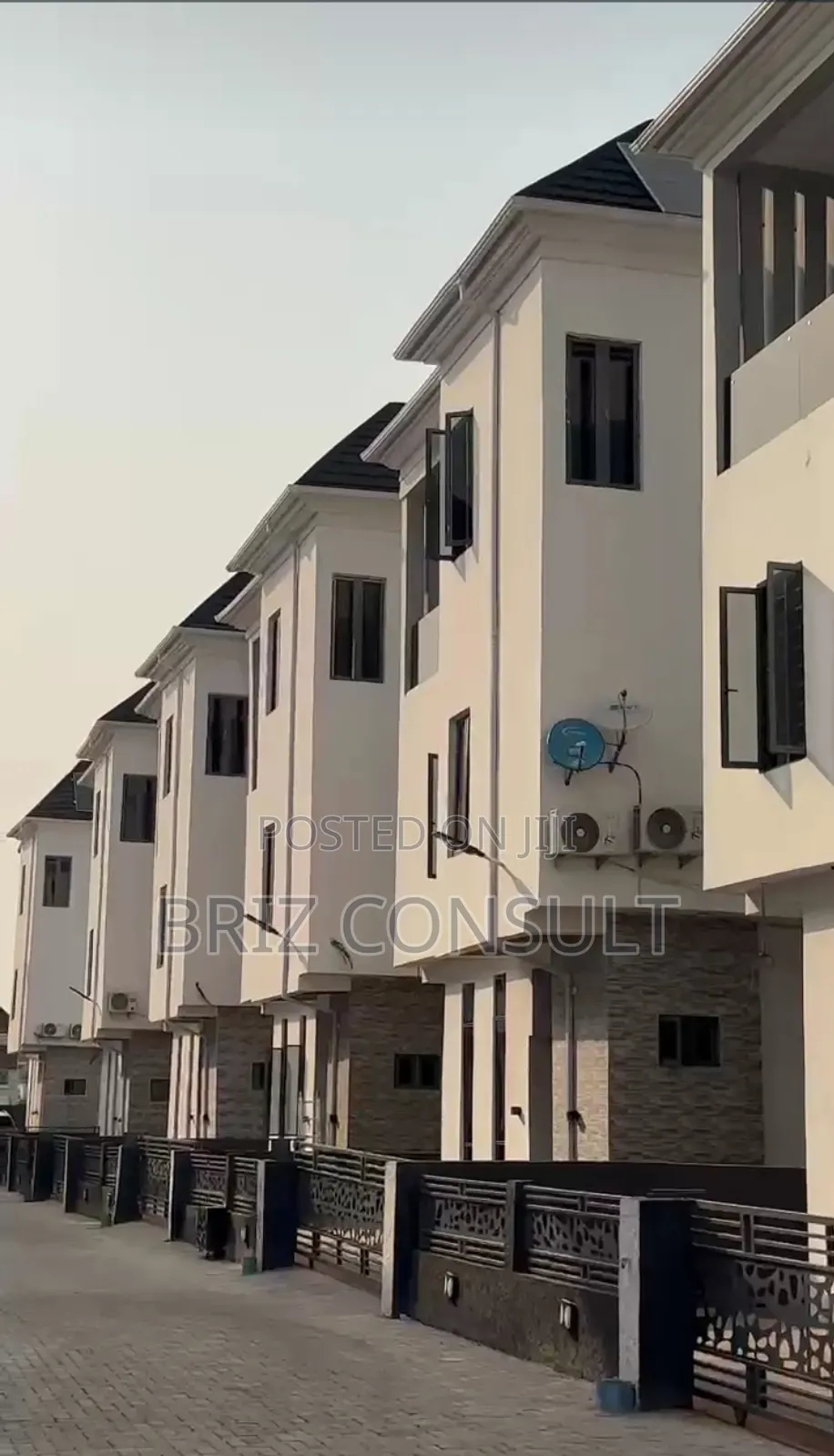 5 Bedroom Fully Detached in Okota