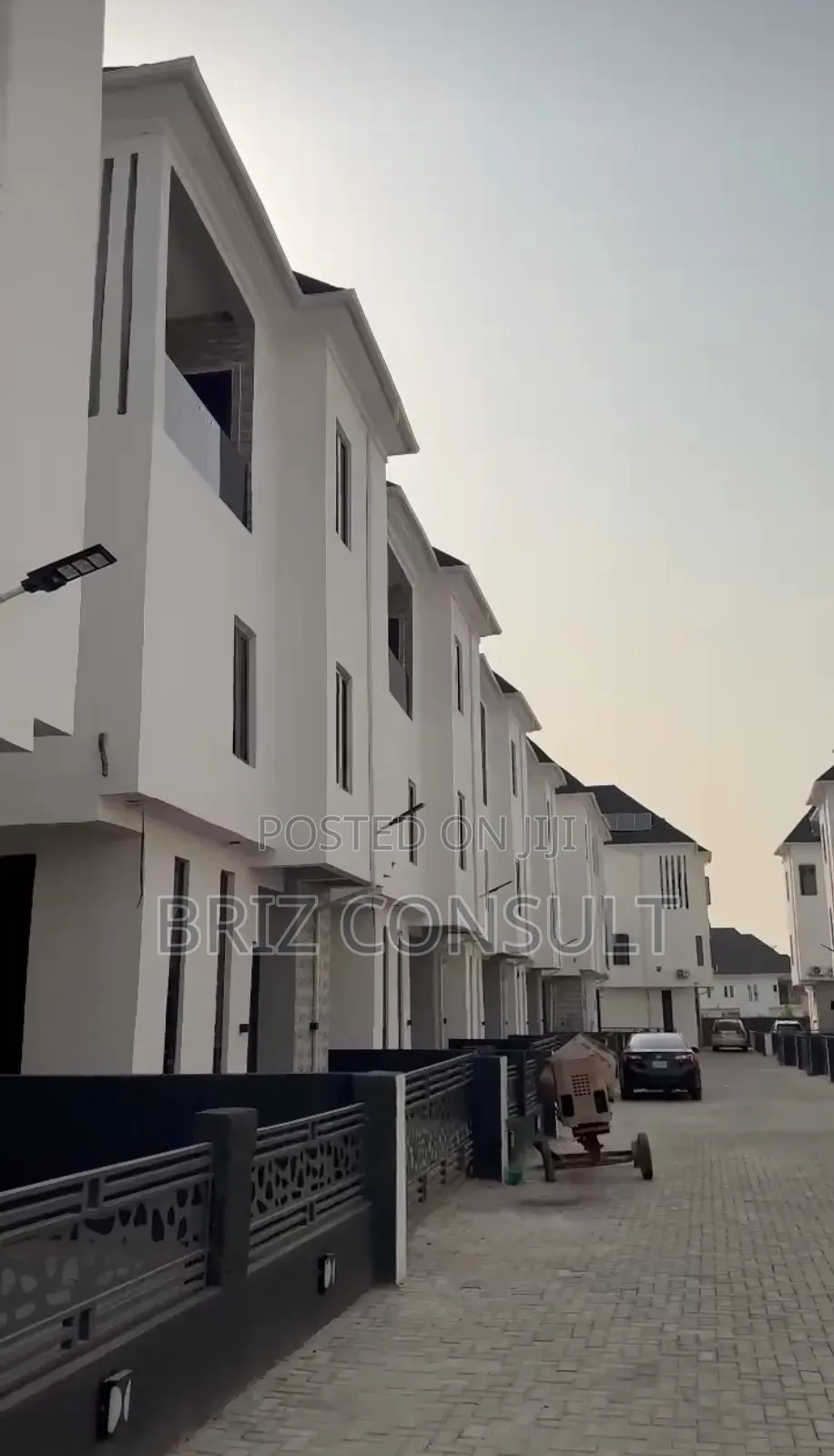 5 Bedroom Fully Detached in Okota