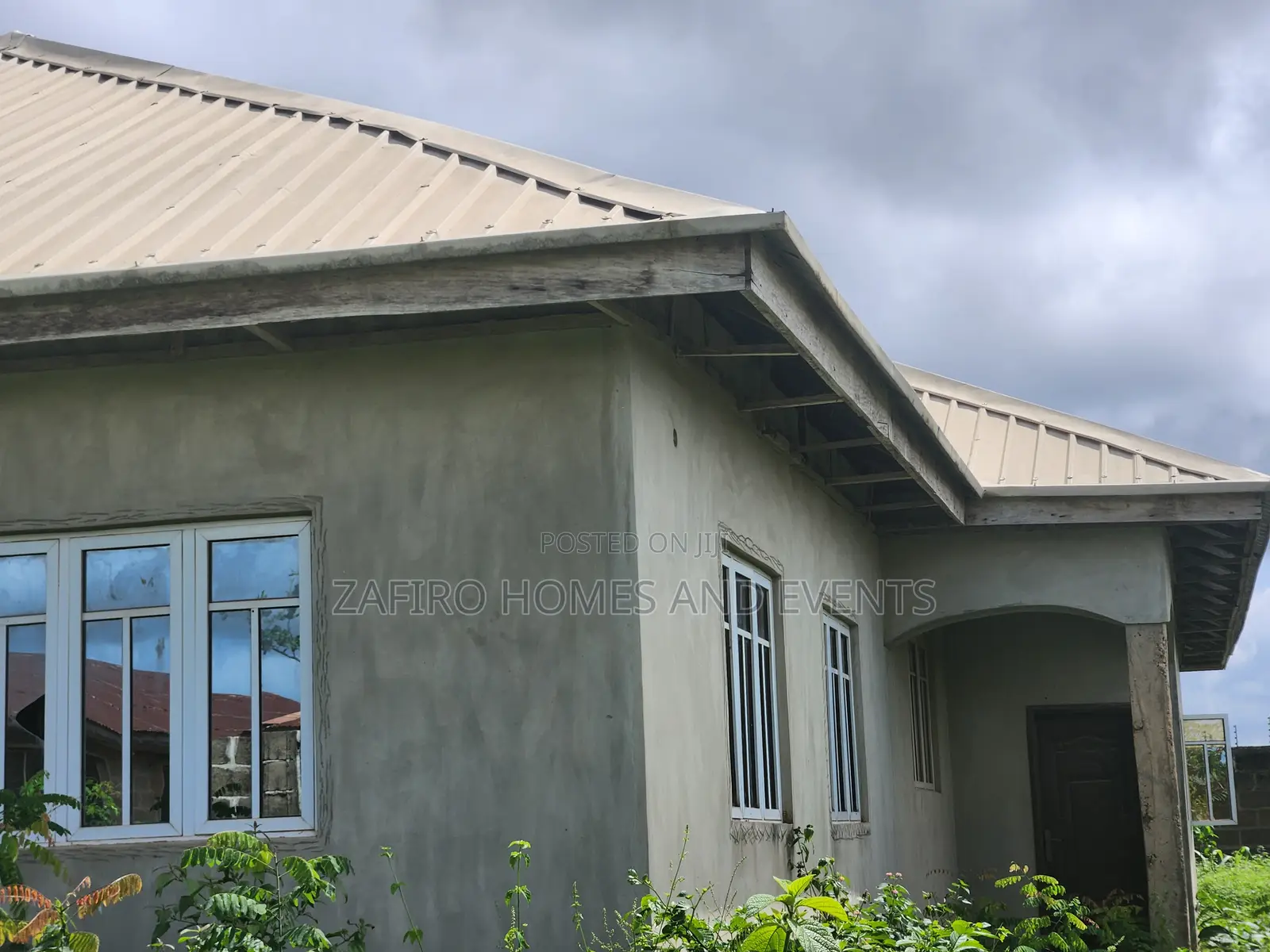 3bdrm Bungalow in Orinsumbare Apata for sale in Apata